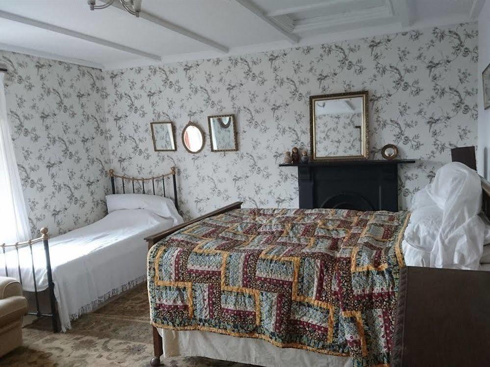 Bed and Breakfast Middle Mill Kidwelly Экстерьер фото